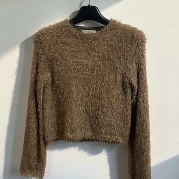 시스템 크롭 헤어리 니트 스웨터