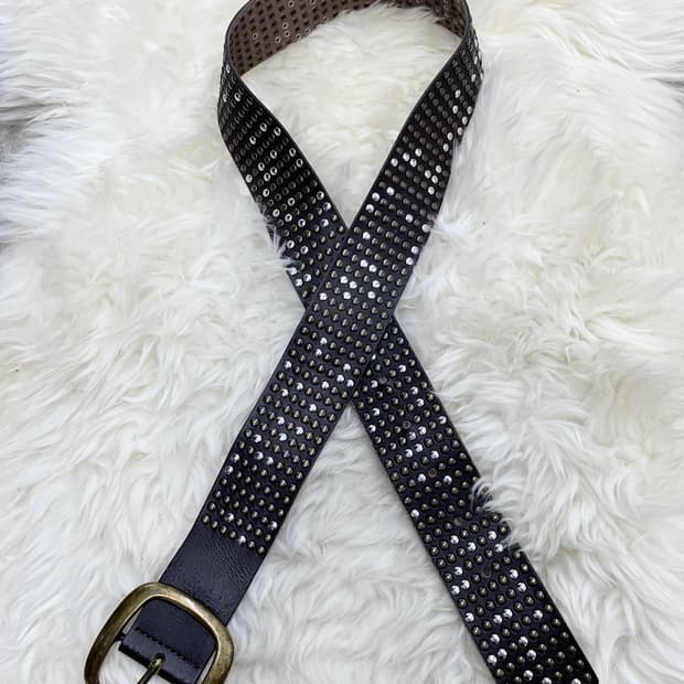 리얼레더 스터드 펀칭 버클 벨트