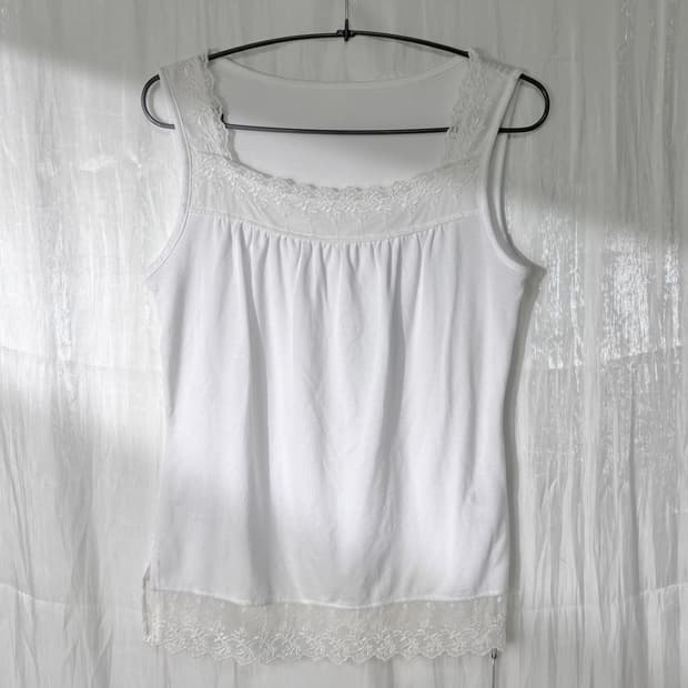 2. sleeveless