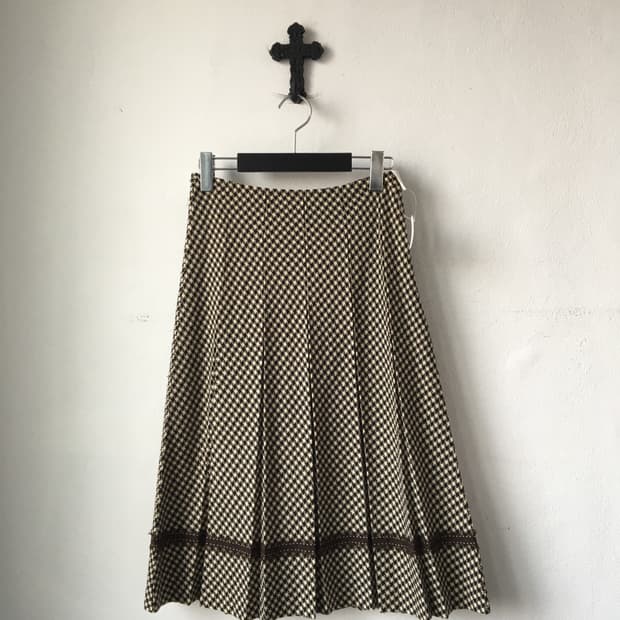 Woolen pleats skirt