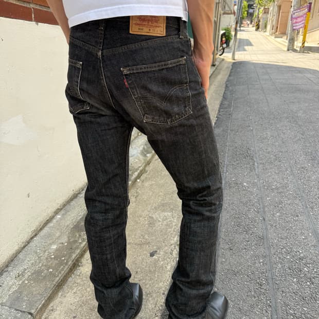 Black faded Levi’s 505(30x34)
