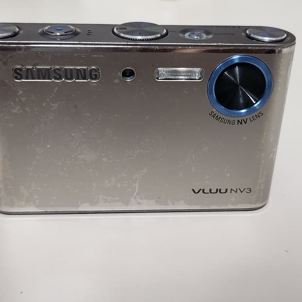SAMSUNG VLUU NV3
빈티지 디지털카메라