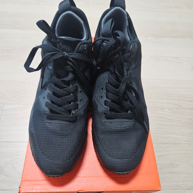 나이키 에어맥스 90 미드 윈터 250