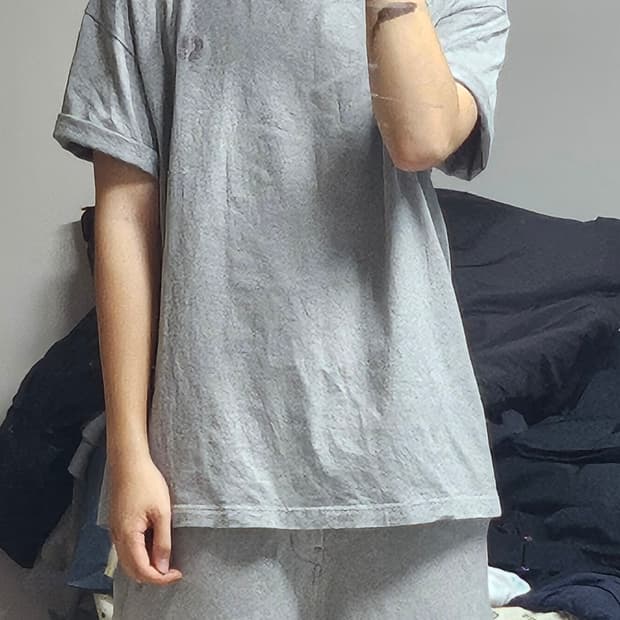 999휴머니티 로고 티셔츠 2