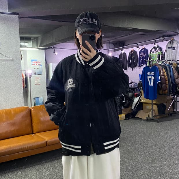 빈티지 스컬 자수 빅로고 누빔 새틴 자켓  B3011