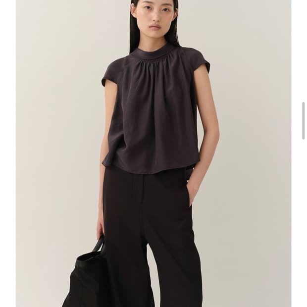 킨더살몬 Gather Blouse Dark-navy