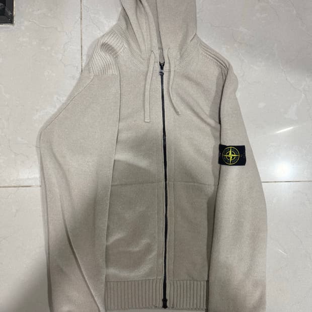 [당일출고,L사이즈] 스톤아일랜드 램스울 니트 후드집업