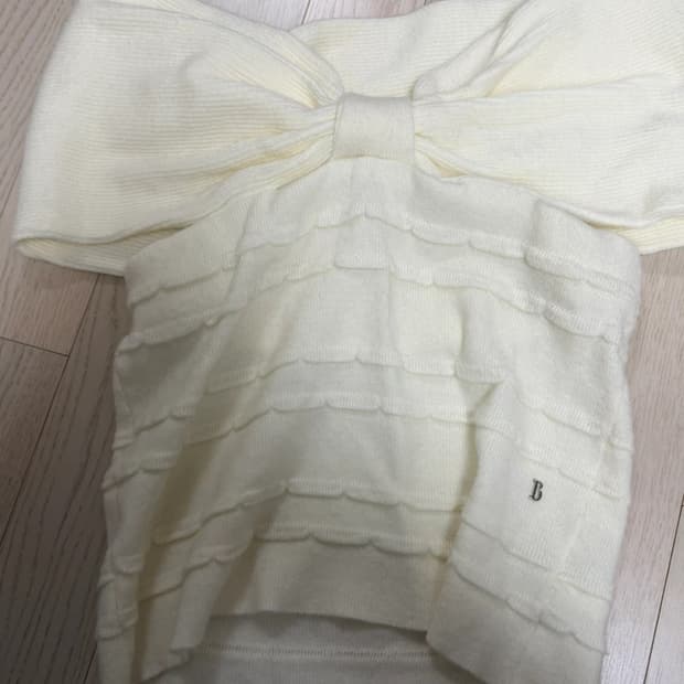 더바넷 리본 오프숄더 니트 탑 아이보리