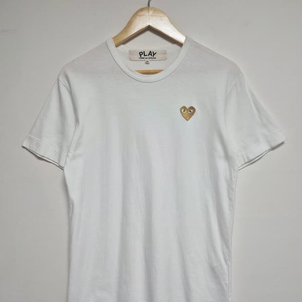 꼼데가르송 골드하트 반팔티셔츠 M  - T134