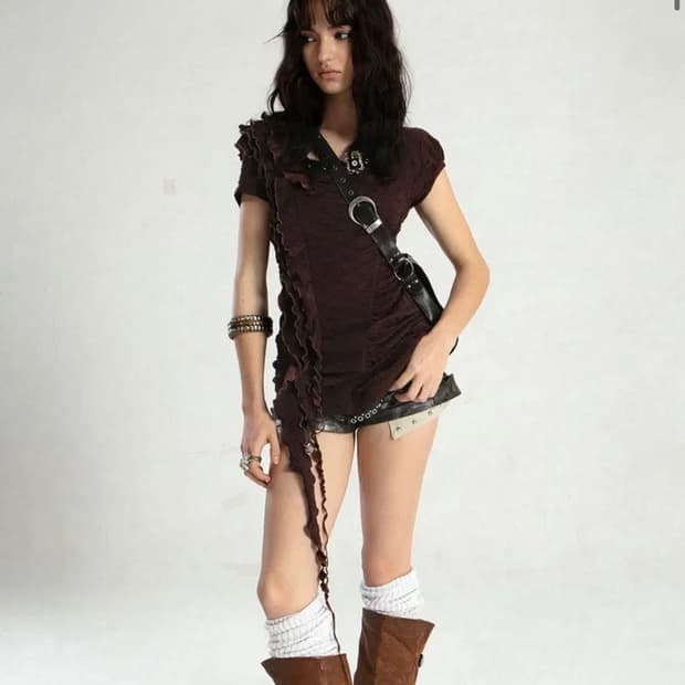 더블펀치 러플 메탈 버클 슬리밍 숏츠 슬리브 티셔츠 테스트메커니즘