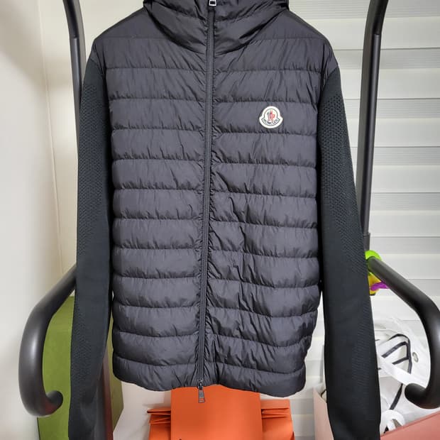 24SS 몽클레어 트리콧 후드 니트패딩 m