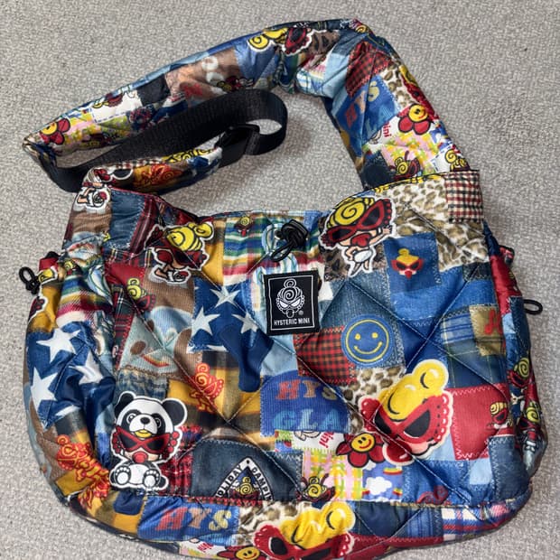 HYSTERIC MINI BIG PUFF SHOULDER BAG BOOK
