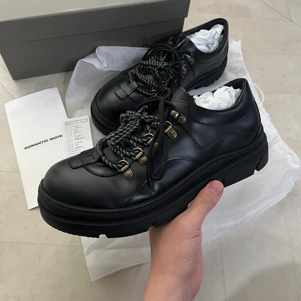 새상품(43)로맨틱무브 스모크 하이킹 슈즈 오일블랙