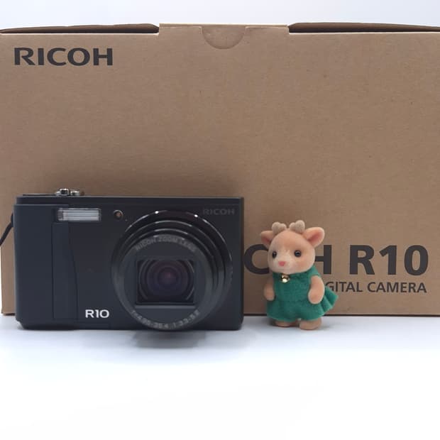 풀박미품✨ 리코 R10 블랙 🖤 클래식한 색감의 올인원 디카 ✨