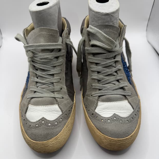 골든구스(GOLDEN GOOSE) 미드스타 스니커즈입니다