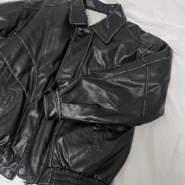 페일제이드 레더 패디드 봄버 점퍼 블랙