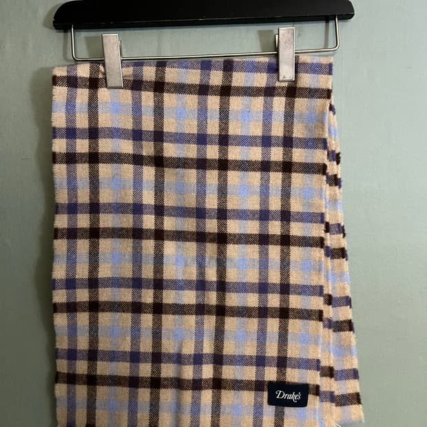 Drake’s Wool 머플러 