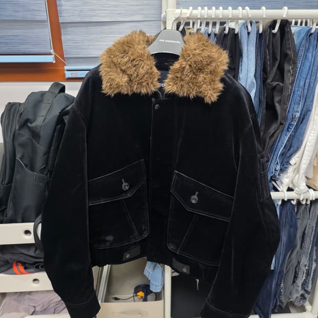 [XI] 엔더슨벨 벨벳 버 자켓MIKOOS

VELVET BOMBER