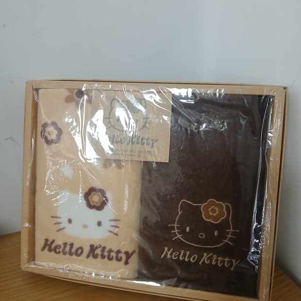 2001년 고전 산리오 헬로키티 수건 세트 (베이지, 브라운)