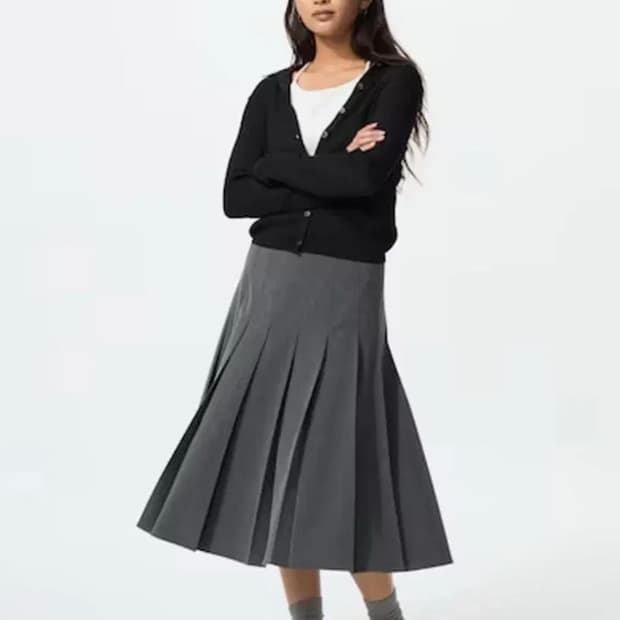 유니클로 플리츠스커트