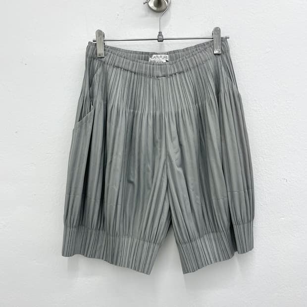 Please please gray pumpkin shorts