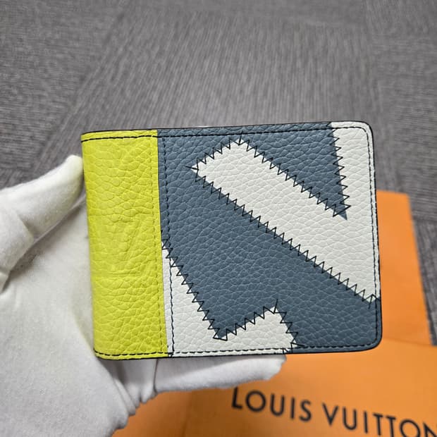 [특가][정품] 루이비통 토뤼옹 반지갑