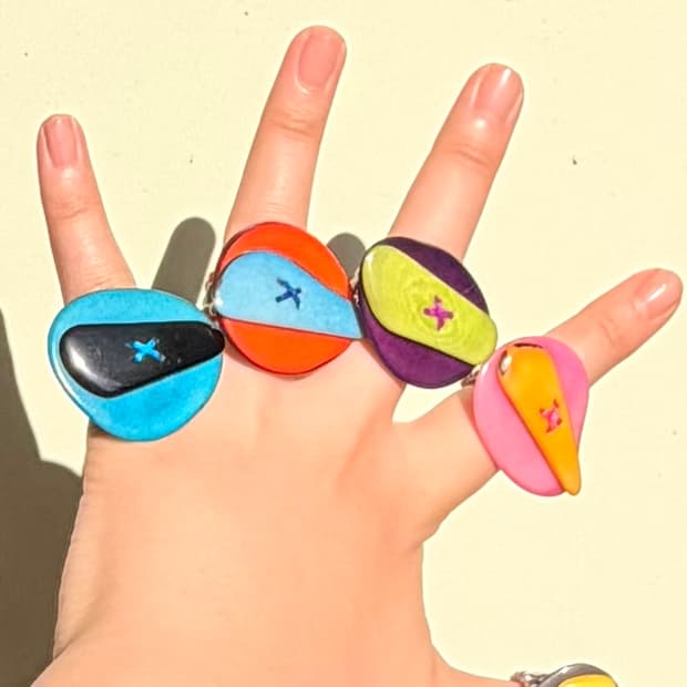 buttonguana 6types