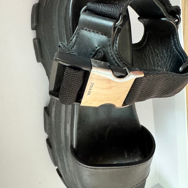 프라다 블랙 플랫폼 샌들