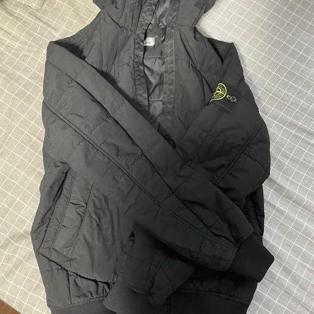19fw 스톤아일랜드 나슬란 경랑 후드 패딩