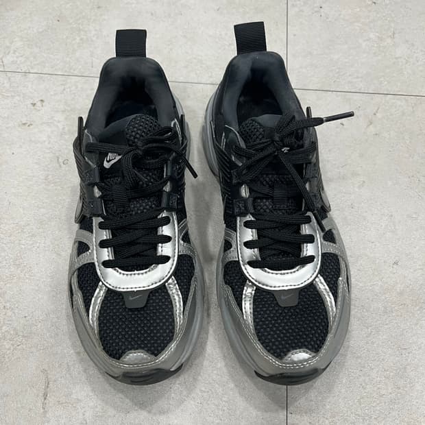 나이키 v2k런 블랙 다크 스모크 그레이 240