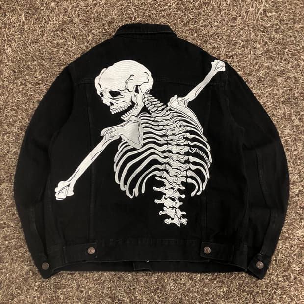 라퍼 스켈레톤 자수 블랙 데님 자켓