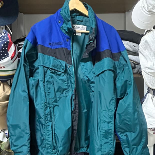 컬럼비아 바람막이 90s M사이즈(100)
