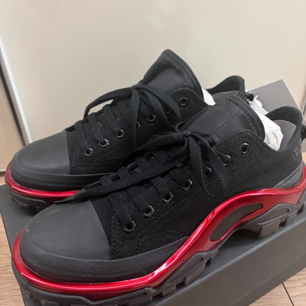 라프시몬스 아디다스 뉴러너 250