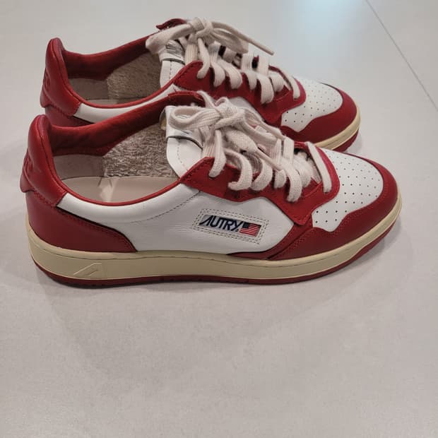 강렬한 존재감" 오트리 메달리스트 레드 범고래 (43사이즈)
