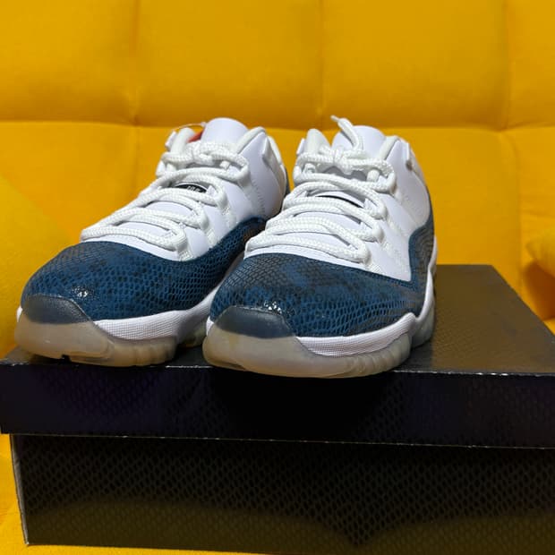 조던11 남뱀(260) 새상품