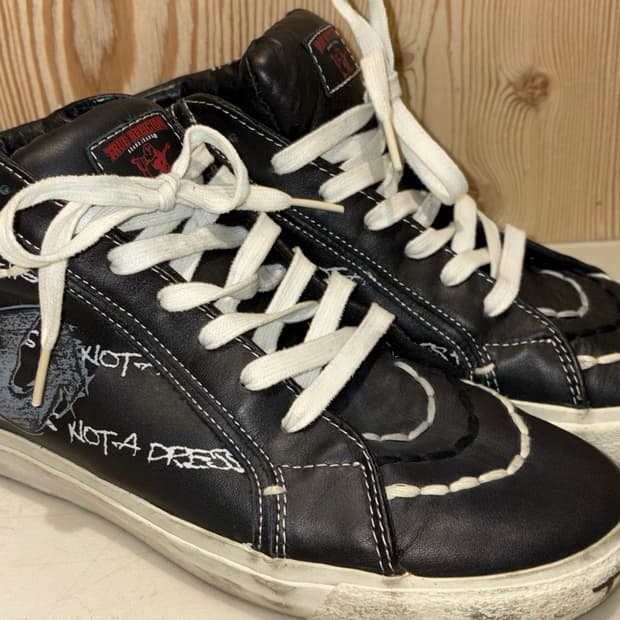 트루릴리젼 미드탑 스니커즈