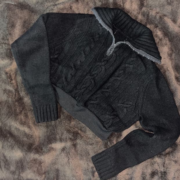 미스테리어스호텔 케이블 크롭 니트 블랙