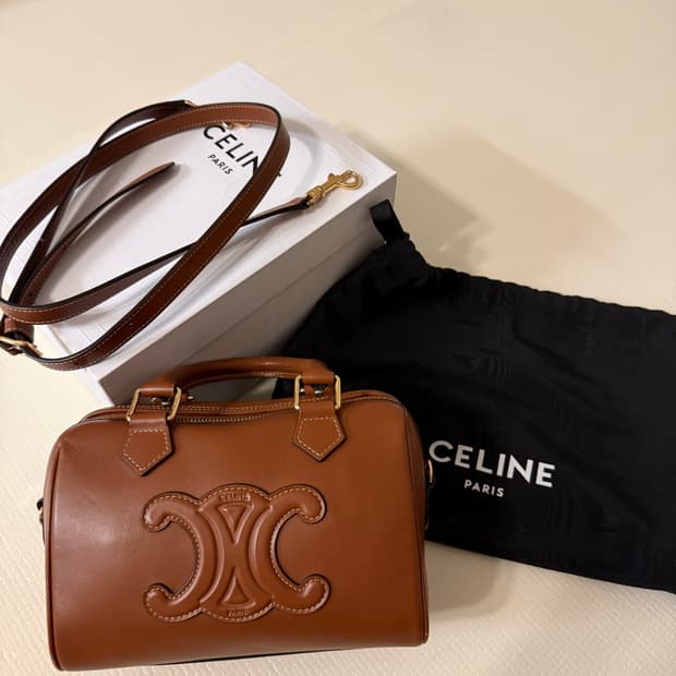 셀린느 트리오페 보스턴백 탄