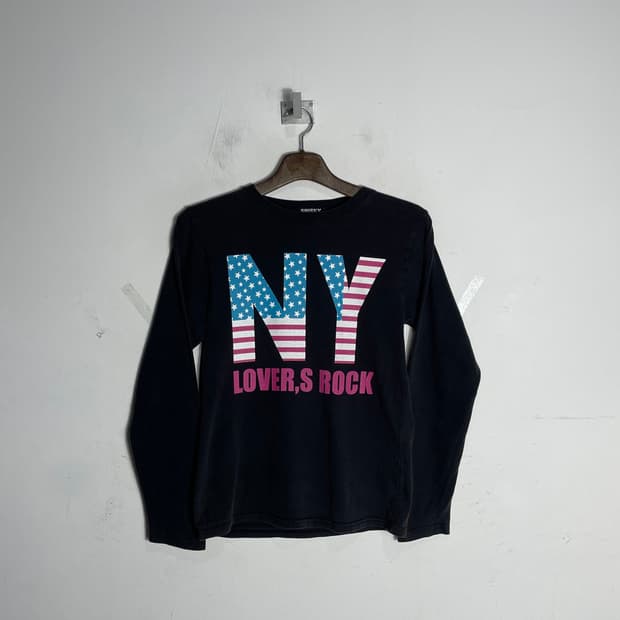 SHISKY NY 반팔티 블랙