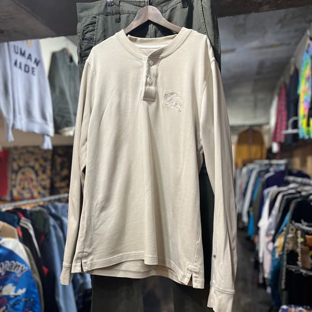 버버리 헨리넥 롱슬리브 티셔츠