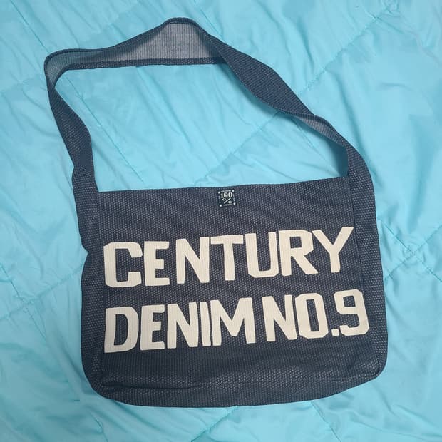 캐피탈 센츄리 북백 머드다잉 no9 