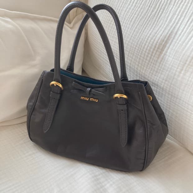 미우미우 핸드백