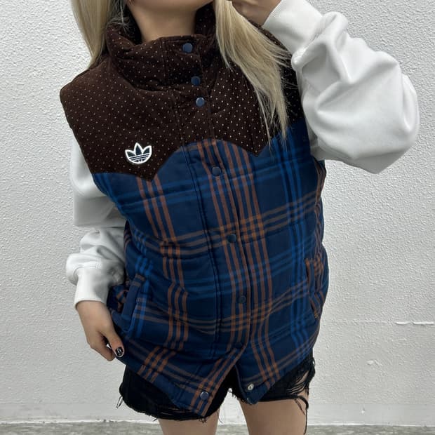 아디다스 y2k 초코땡 블루체크 패딩 조끼 110
