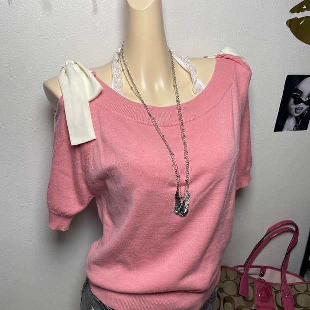 러블리 오프숄더 핑크 반팔 니트탑