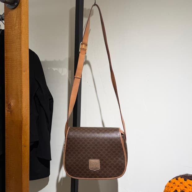 셀린느 브라운 마카담 크로스백