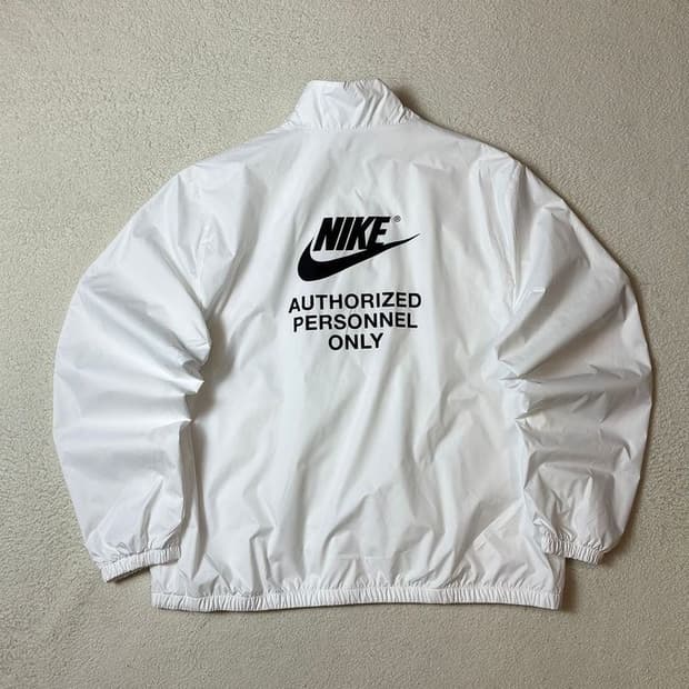 나이키 24FW 풀집 우븐 화이트 자켓 PN7442