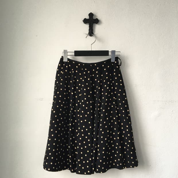 Dot pattern skirt