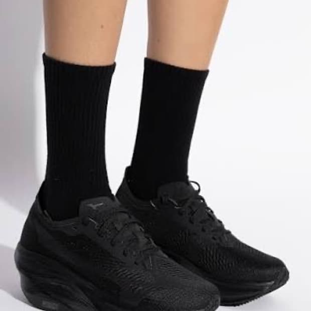 꼼데가르송 x 미즈노 230 웨이브 리벨리온 프로3 새상품