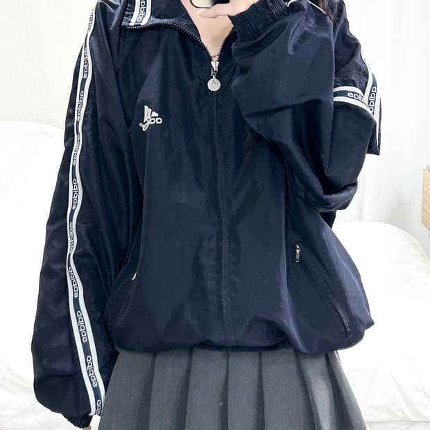 아디다스 90‘s 빅로고 사이드라인 바람박이