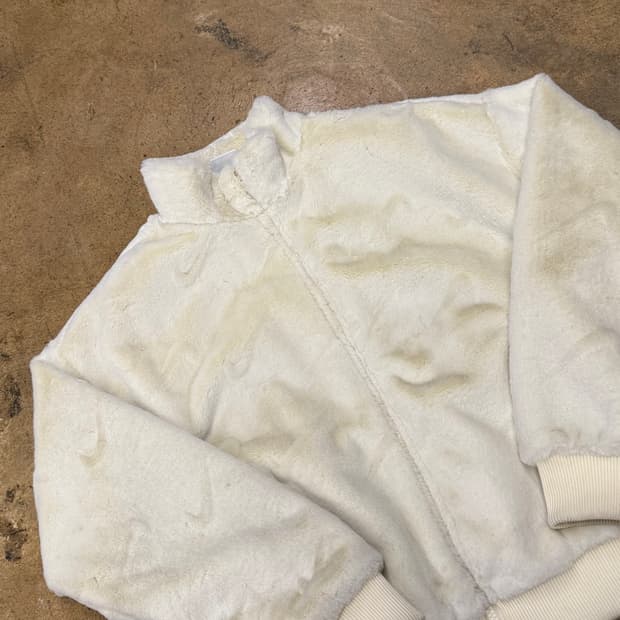 나이키 퍼 화이트 자켓